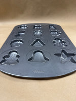 Wilton Christmas Cookie Pan — Makes 12 Cookies