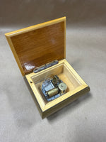 Musical Reuge Italian Floral Inlaid Box WORKS