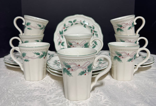 16-Piece Colonial Williamsburg Fashion Plates FN004 Classic Holly Ironstone Set