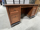Large Executive Style Desk***HEAVY ITEM***READ DETAILS ON PICK UP POLICY***