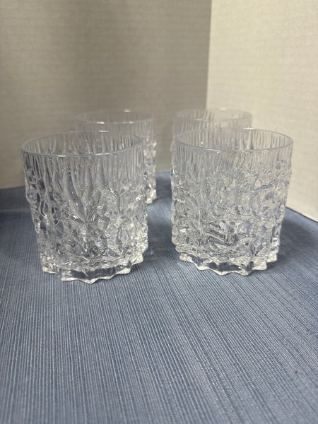 (A) Set Of 4 Plastic Snow Crystal Juice Glasses