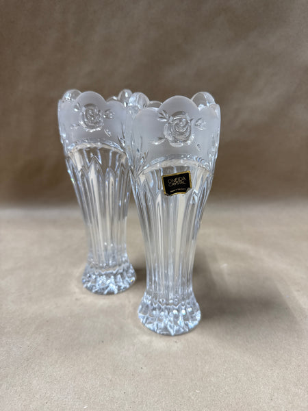 Pair Of Oneida Crystal Southern Garden Frosted Flower Bud Vases