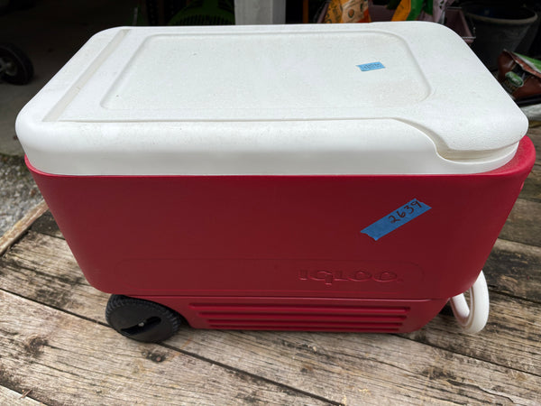 Red and White Igloo Wheelie Cooler
