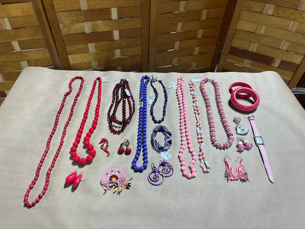 B-Jewelry Grab Bag, 15+ pieces of assorted jewelry items, FINAL SALE