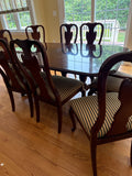 Drexel Dining Table with 2 Leaves, Table Pads and 8 Chairs***HEAQVY ITEM***READ DETAILS ON PICK UP POLICY***