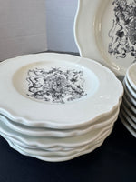 33-Piece Williamsburg King’s Arms Tavern China Set