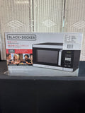 BLACK+DECKER 0.9 cu ft Microwave Oven in Box