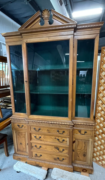 Drexel Hutch ***HEAVY ITEM***