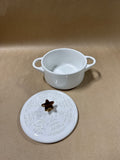 White Le Creuset Noel Stoneware Mini Cocotte with Star Knob With Box - 24 oz (B)