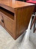 TV Console ***HEAVY ITEM***READ DETAILS ON PICK UP POLICY***