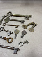 (A) Lot Of Vintage Brass Skeleton Keys — 15 keys