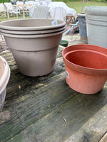 I-Lot of Plastic Planters(7)