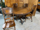 Round Claw Foot Dining Table with (5) Chairs ***HEAVY ITEM*** READ DESCRIPTION ON PICK UP POLICY***