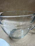 The Pampered Chef 8 Cup Measuring Cup With Lid