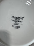 (D) 20-Piece Villeroy & Boch Twist Alea Caro China Set
