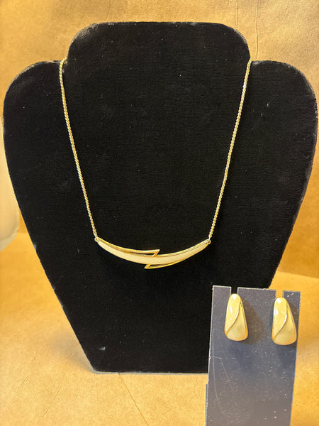 Gold/Ivory Tone Necklace & Earring Set