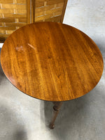 Hammary Pair of Round Side Tables