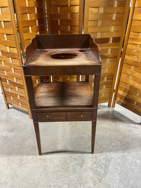 American Federal Period Washstand