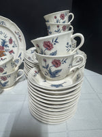 (A) 75-Piece Wedgwood Williamsburg Potpourri China Set