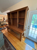 Oak Buffet with Hutch***HEAVY ITEM***READ DETAILS ON PICK UP POLICY***
