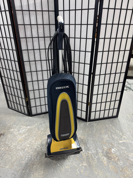 Oreck XL Gold Upright Vacuum Cleaner with Bags (WORKS)