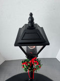 Byers Choice Carolers Electric Flickering Lamp Post (WORKS)