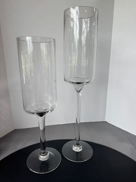 Pair of House of Hampton Clear Glass Pedestal Hurricanes