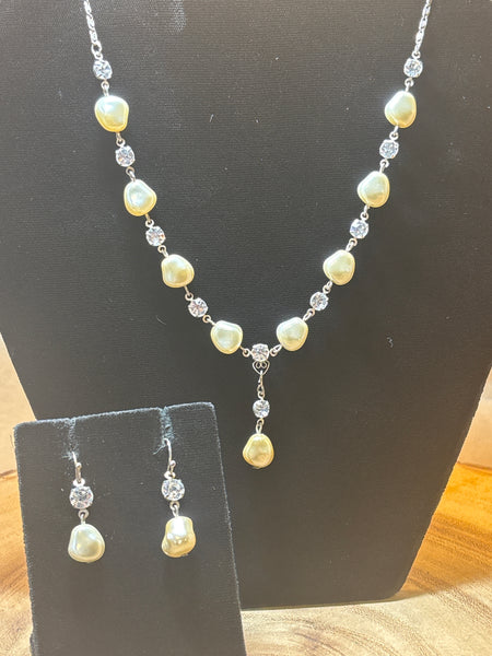 Faux Pearl Necklace & Earring Set