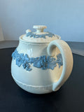 (B) Wedgwood Lavender on Cream Shell Edge Lidded Teapot
