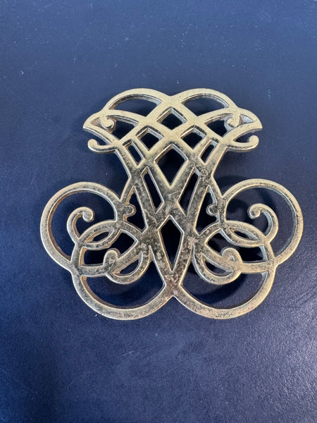 (A) Virginia Metalcrafters Brass Thomas Jefferson Cypher Trivet