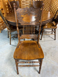 Round Claw Foot Dining Table with (5) Chairs ***HEAVY ITEM*** READ DESCRIPTION ON PICK UP POLICY***