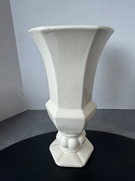 (B) Haeger Vintage Cream Pottery Urn Vase