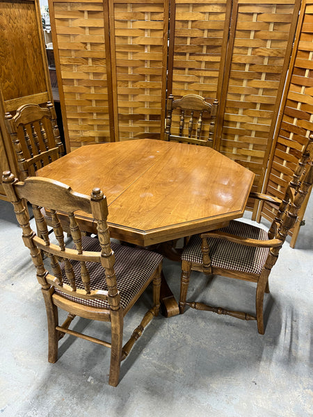Dining Table with (4) Chairs***HEAVY ITEM***