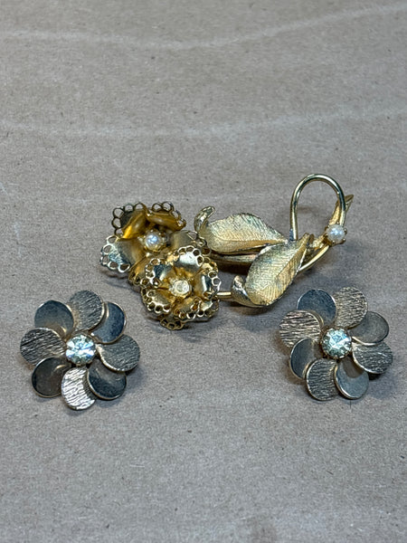 Vintage Flower Pins - see description