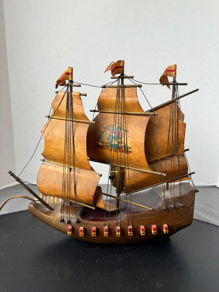 Holland Made Mayflower Vintage Wooden Ship Lamp (WORKS)