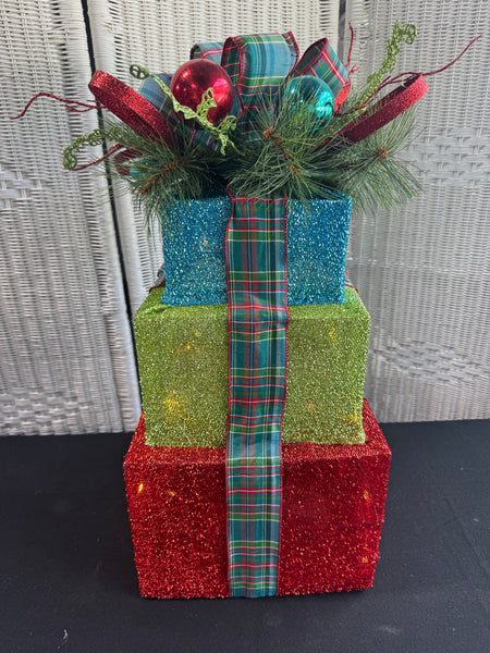 (B) Metallic Mesh Lighted Decorative Holiday Gift Stack (WORKS)