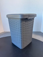 Gray Plastic Basketweave Small Touchless Trash Can with Removable Liner