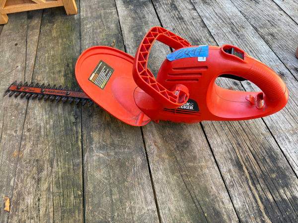 Black & Decker 16” Hedge Trimmer