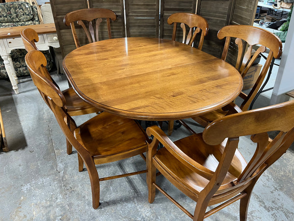Nichols & Stone Dining Table with 2 Leaves,  6 Chairs