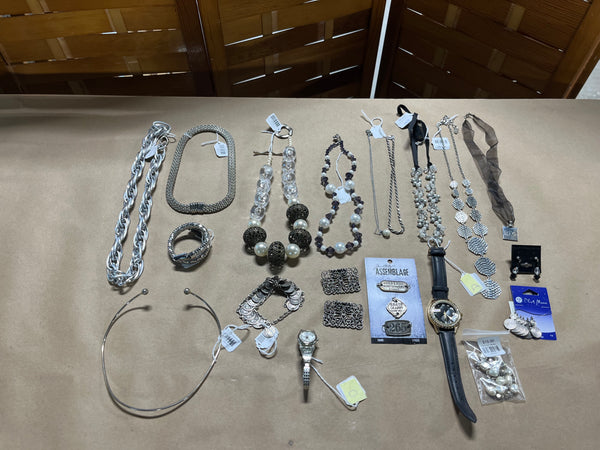 I-Jewelry Grab Bag, 15+ pieces of assorted jewelry items, FINAL SALE