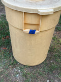 Rubbermaid Brute Plastic Trash Can with Lid, 32"H