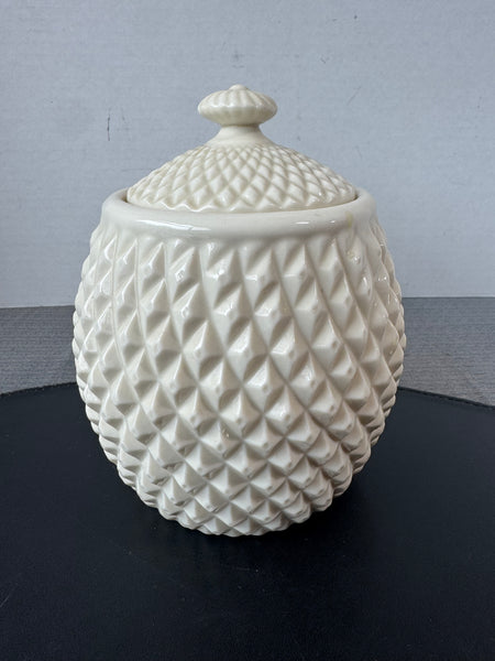 Belleek Ireland Diamond Biscuit Jar