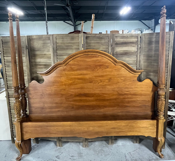 Thomasville King Poster Bed with Rails, No Slats