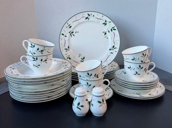 31-Piece Mikasa Thailand Holiday Splendor China Set