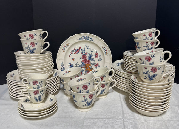 (A) 75-Piece Wedgwood Williamsburg Potpourri China Set