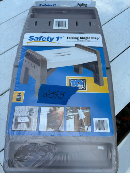 Safety 1st Folding Single Step Stool