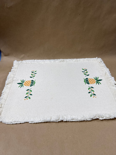 Set Of 4 Pineapple Placemats READ DESCRIPTION