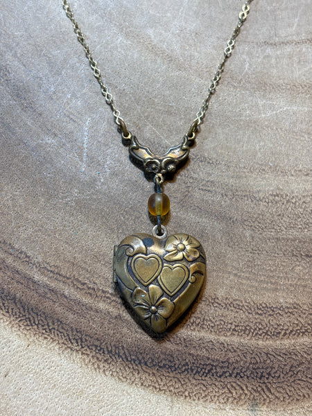 Vintage Pididdly Links Necklace with Heart Locket