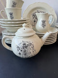 33-Piece Williamsburg King’s Arms Tavern China Set