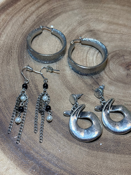 (B) Earring Lot